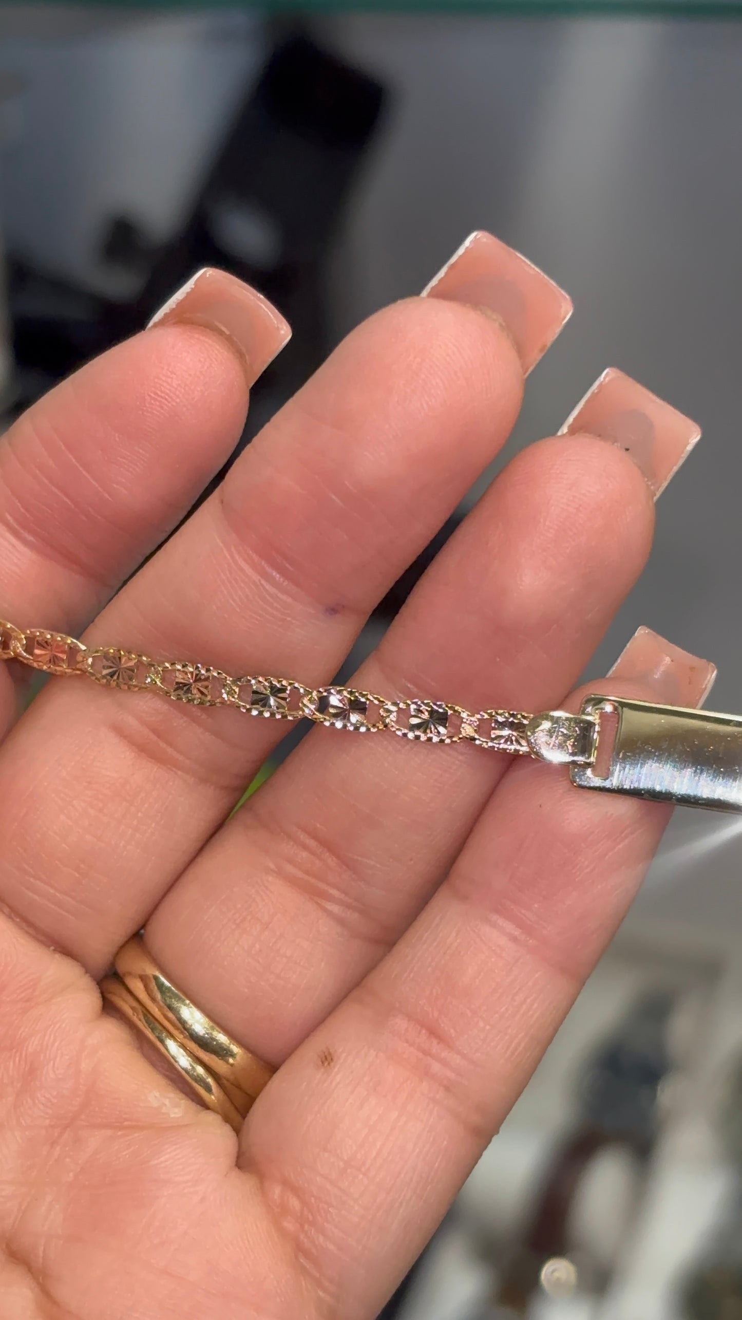 10k Valentina ID Bracelet Tri-color with a flower 3.4mm